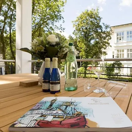 Strandgrün App 06 *